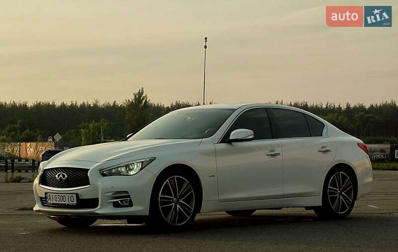 Седан Infiniti Q50 2015 в Киеве