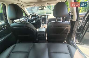 Седан Infiniti Q50 2017 в 