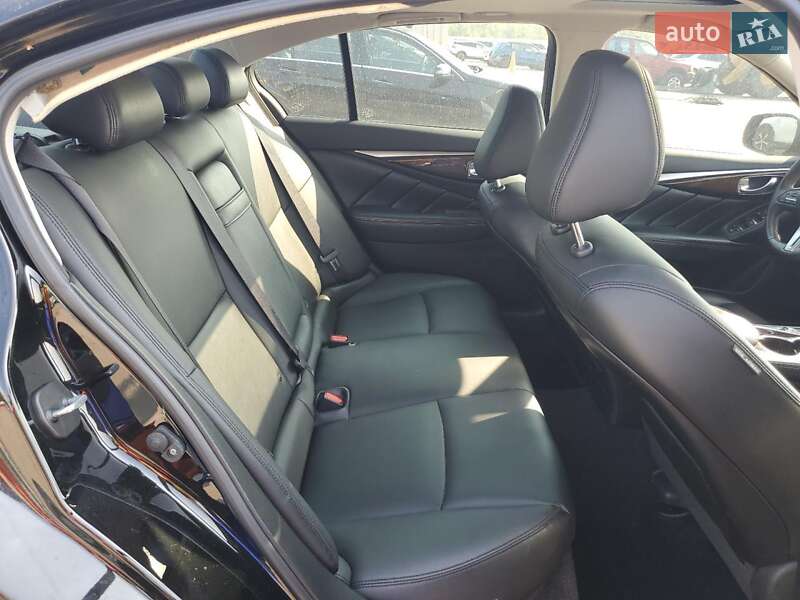 Седан Infiniti Q50 2018 в Львове