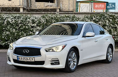 Седан Infiniti Q50 2015 в 