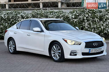 Седан Infiniti Q50 2015 в 