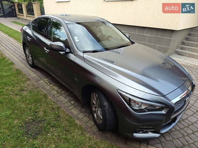 Седан Infiniti Q50 2015 в Львові
