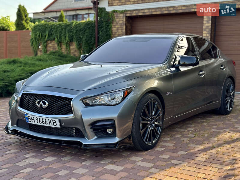 Седан Infiniti Q50 2016 в 