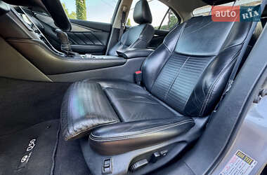 Седан Infiniti Q50 2016 в 