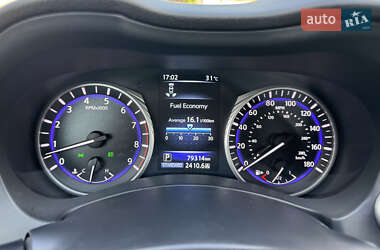 Седан Infiniti Q50 2016 в 