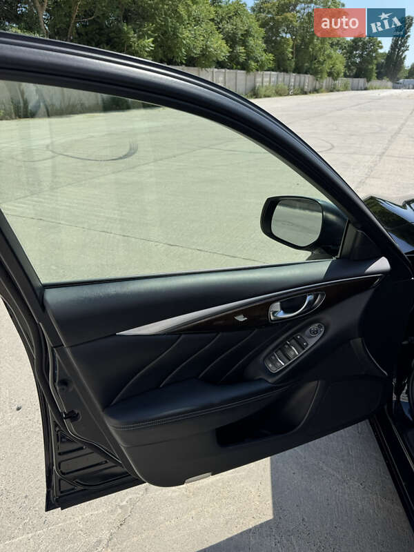 Седан Infiniti Q50 2017 в Одессе