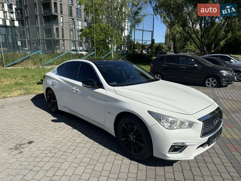 Седан Infiniti Q50 2018 в Львові