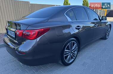 Седан Infiniti Q50 2015 в 