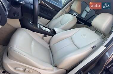 Седан Infiniti Q50 2015 в 