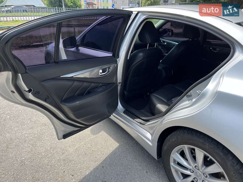 Седан Infiniti Q50 2017 в Житомире