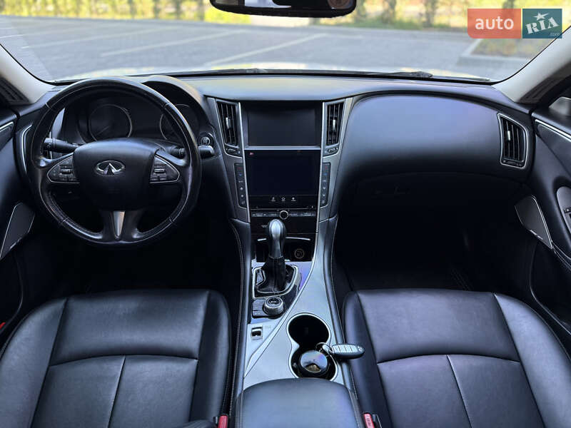 Седан Infiniti Q50 2016 в Полтаві