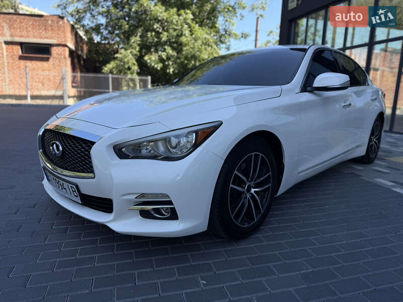 Седан Infiniti Q50 2016 в Полтаві