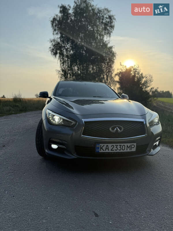 Седан Infiniti Q50 2015 в Киеве