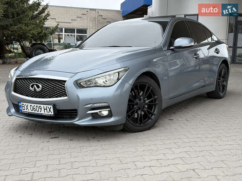 Седан Infiniti Q50 2014 в 