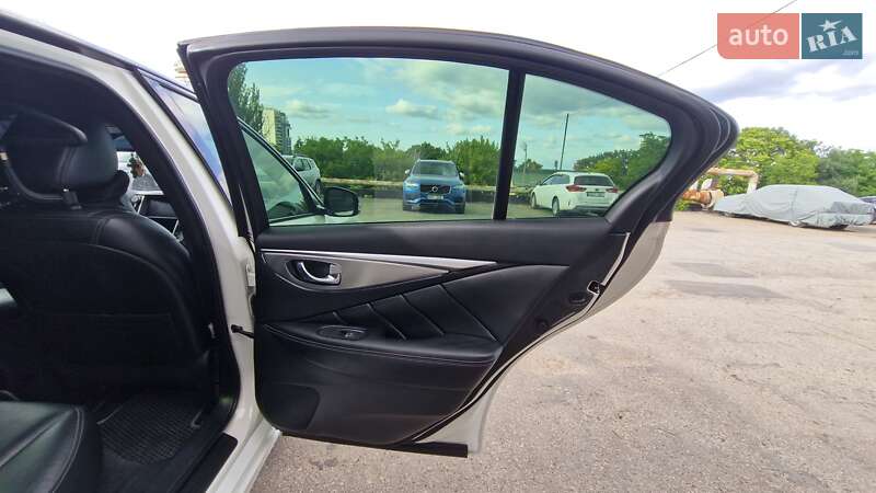 Седан Infiniti Q50 2016 в Одессе