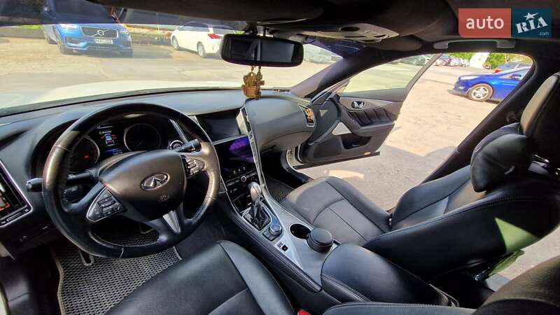 Седан Infiniti Q50 2016 в Одессе