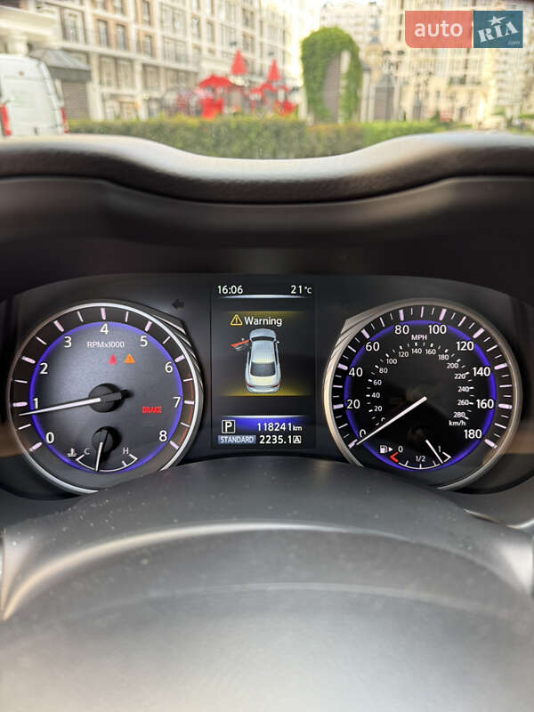 Седан Infiniti Q50 2016 в Києві