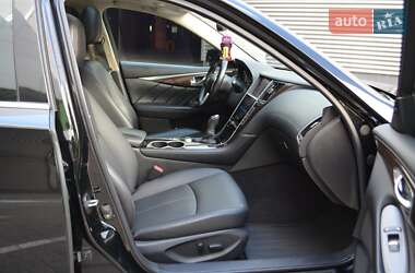 Седан Infiniti Q50 2017 в 