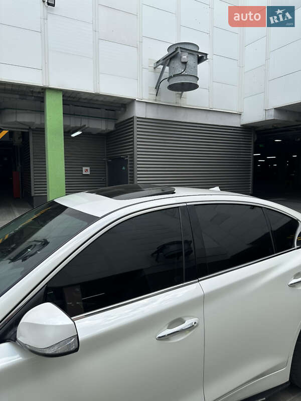 Седан Infiniti Q50 2017 в Києві