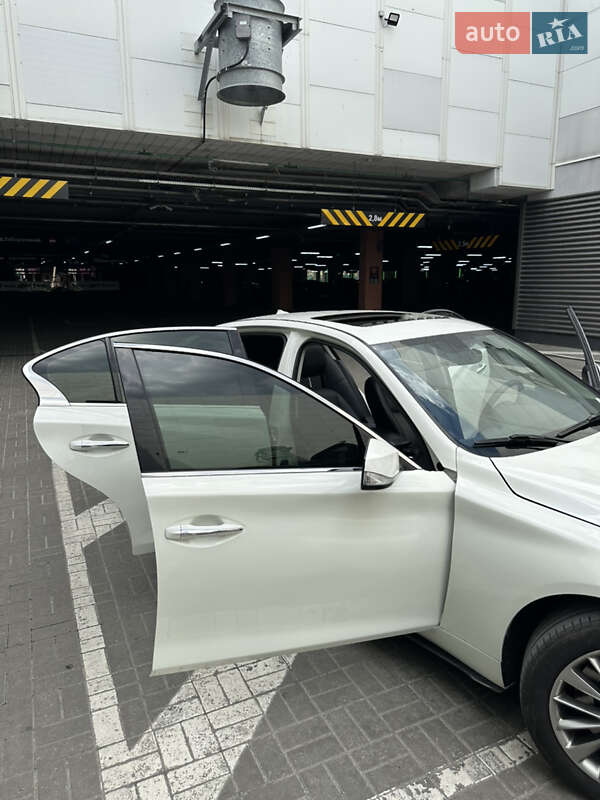 Седан Infiniti Q50 2017 в Києві