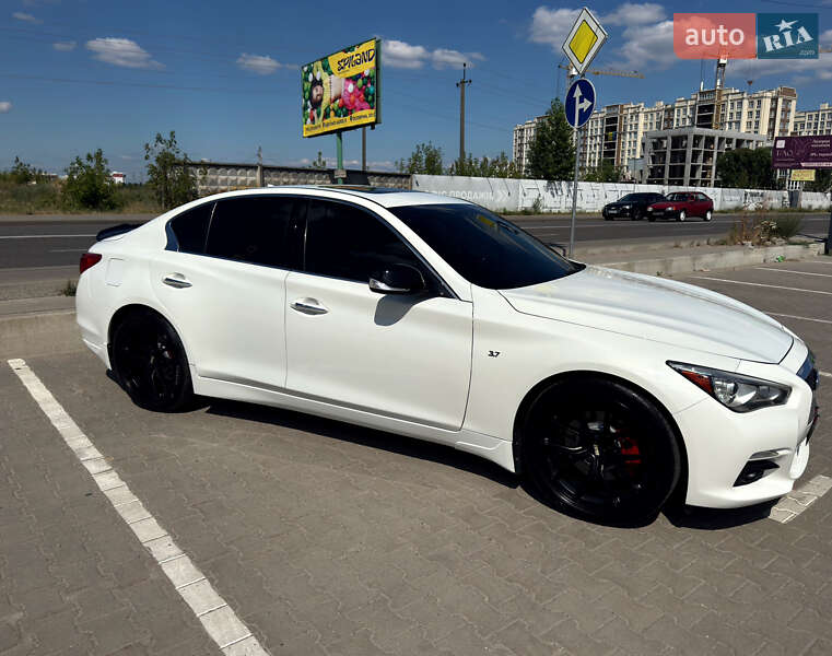 Седан Infiniti Q50 2014 в Киеве