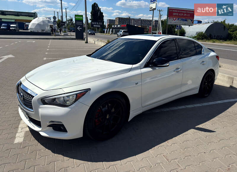 Седан Infiniti Q50 2014 в Киеве