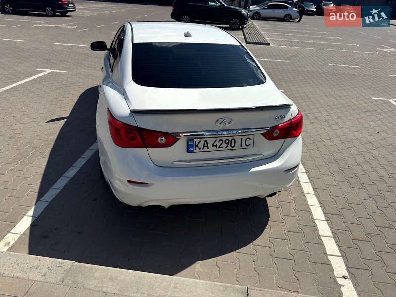 Седан Infiniti Q50 2014 в Киеве