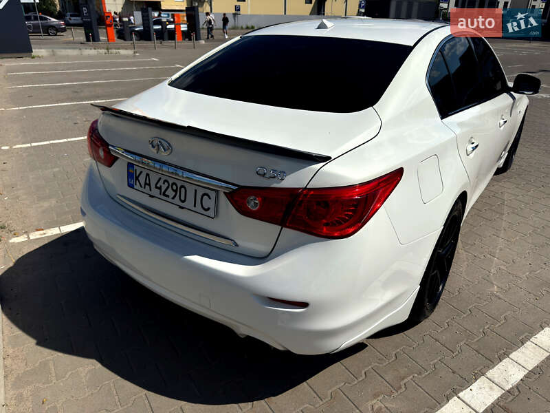 Седан Infiniti Q50 2014 в Киеве
