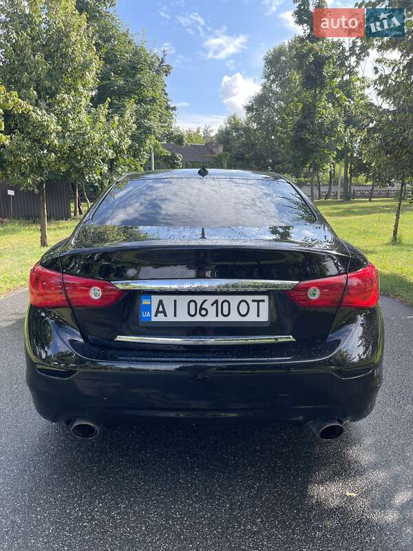 Седан Infiniti Q50 2013 в Ирпене