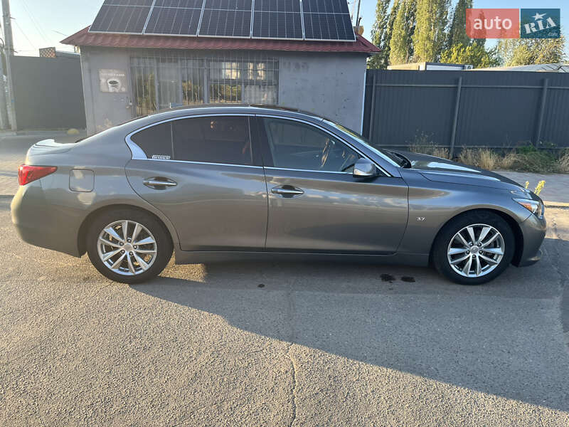 Седан Infiniti Q50 2015 в Миколаєві