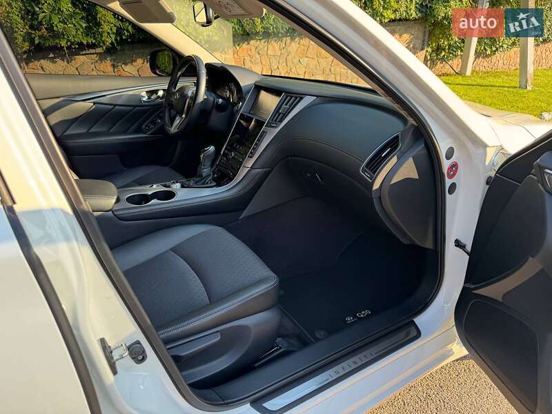 Седан Infiniti Q50 2019 в Києві