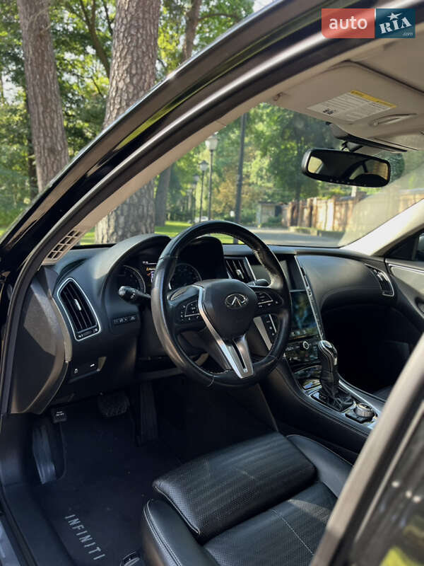 Седан Infiniti Q50 2017 в Чернигове