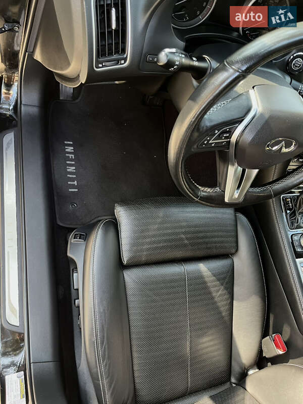 Седан Infiniti Q50 2017 в Чернигове