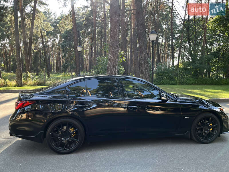 Седан Infiniti Q50 2017 в Чернигове