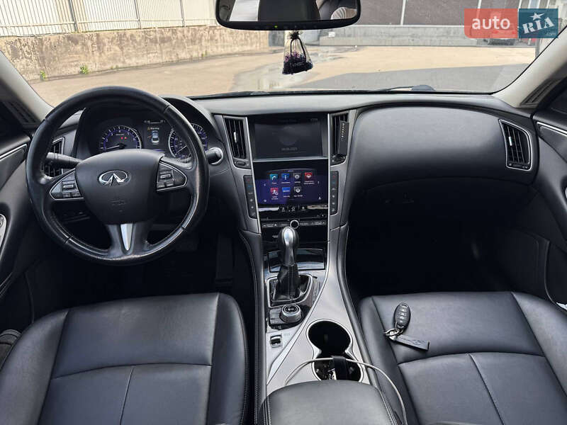Седан Infiniti Q50 2016 в Вінниці
