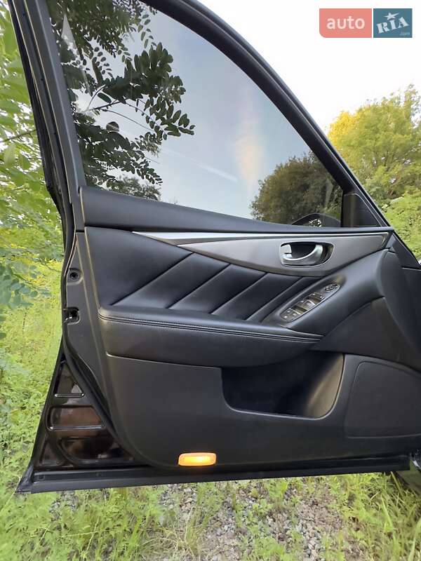 Седан Infiniti Q50 2014 в Києві