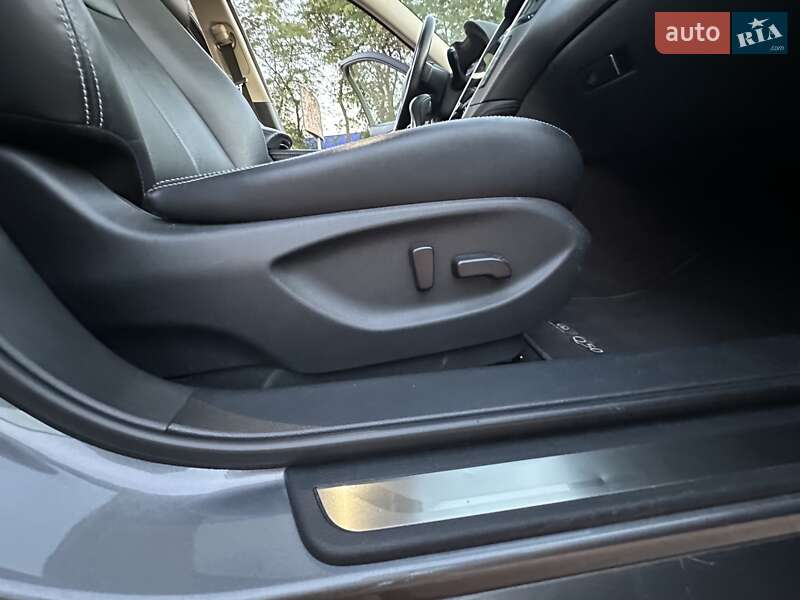 Седан Infiniti Q50 2016 в Одессе
