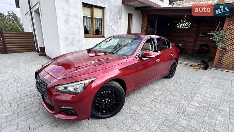 Седан Infiniti Q50 2016 в Ременеві