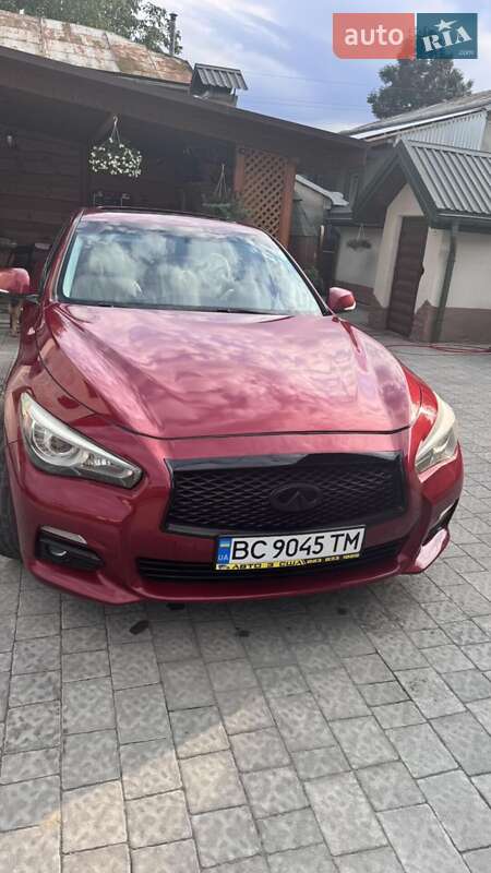 Седан Infiniti Q50 2016 в Ременеві