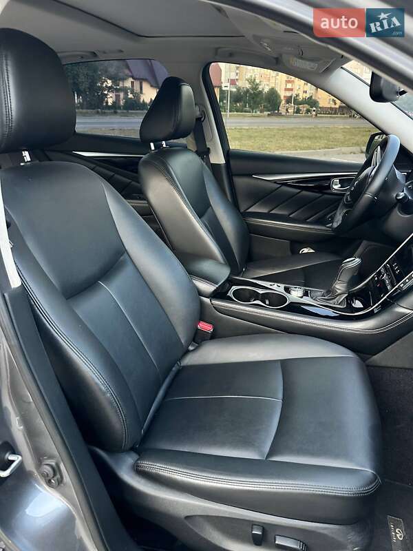 Седан Infiniti Q50 2018 в Ивано-Франковске