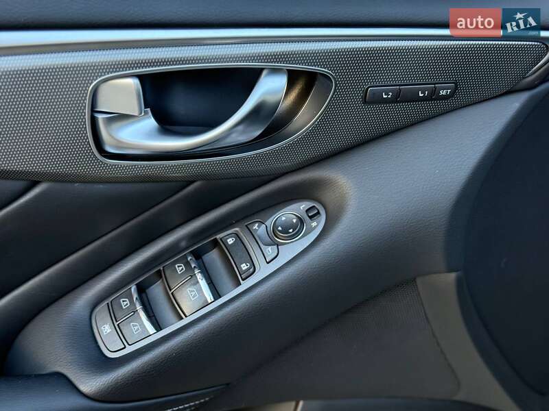 Седан Infiniti Q50 2016 в Одессе