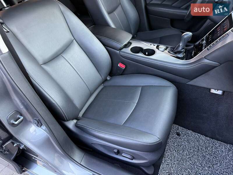 Седан Infiniti Q50 2016 в Одессе