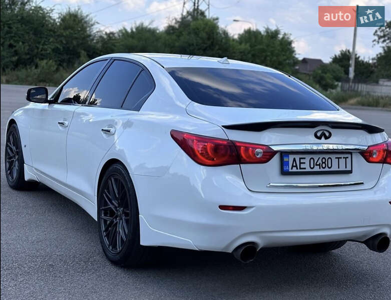Седан Infiniti Q50 2013 в Дніпрі