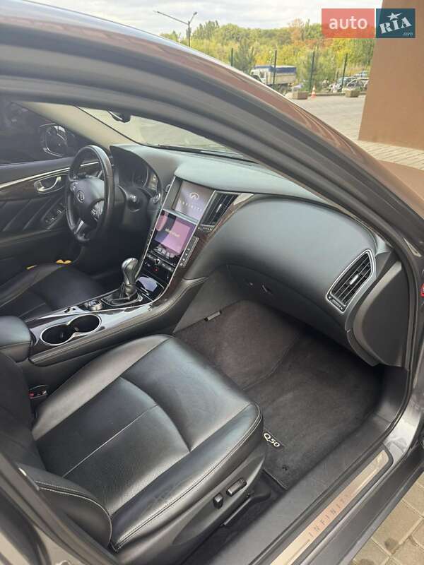 Седан Infiniti Q50 2014 в Дніпрі