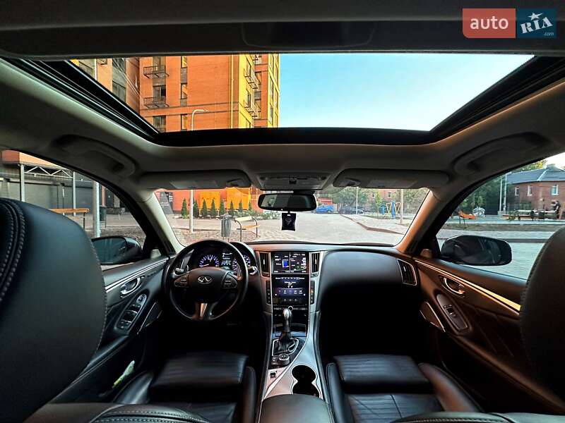 Седан Infiniti Q50 2017 в Дніпрі