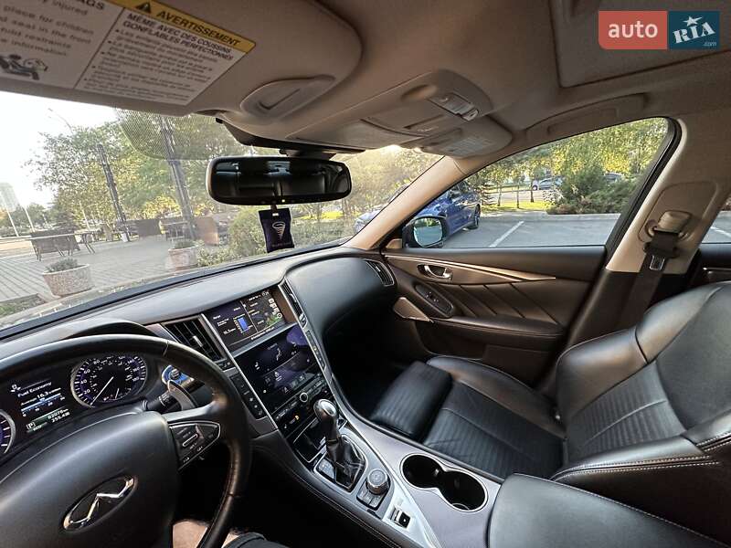 Седан Infiniti Q50 2017 в Дніпрі