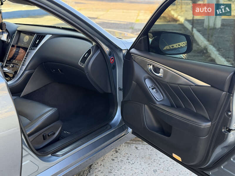 Седан Infiniti Q50 2013 в Одесі