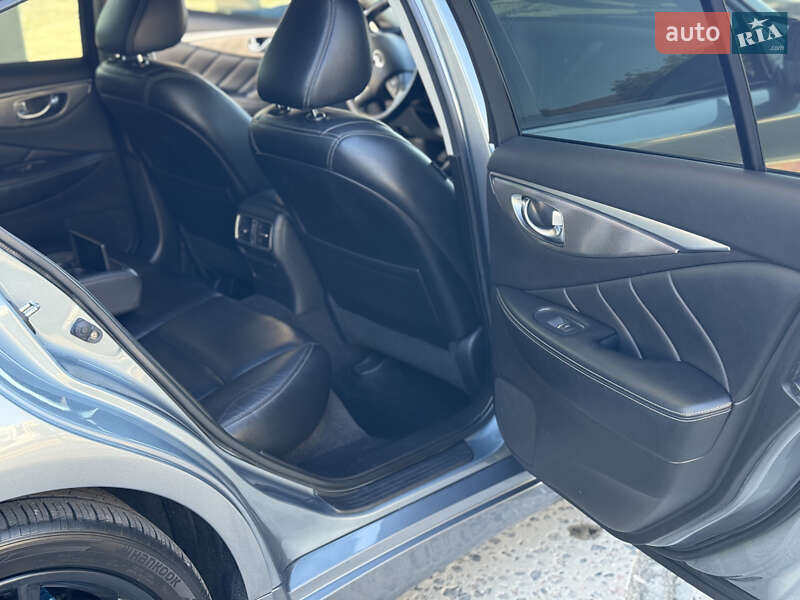 Седан Infiniti Q50 2013 в Одесі