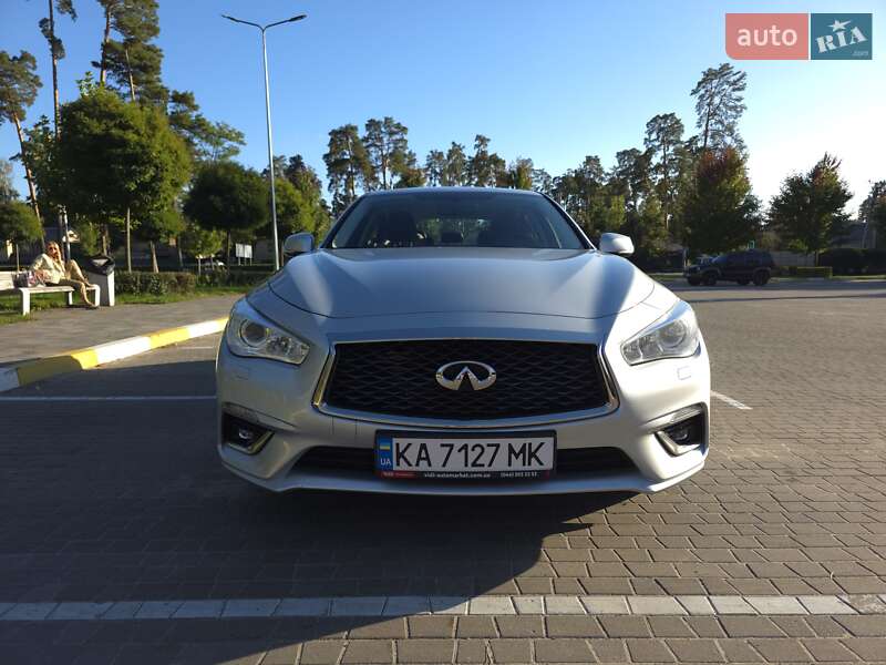 Седан Infiniti Q50 2018 в Буче