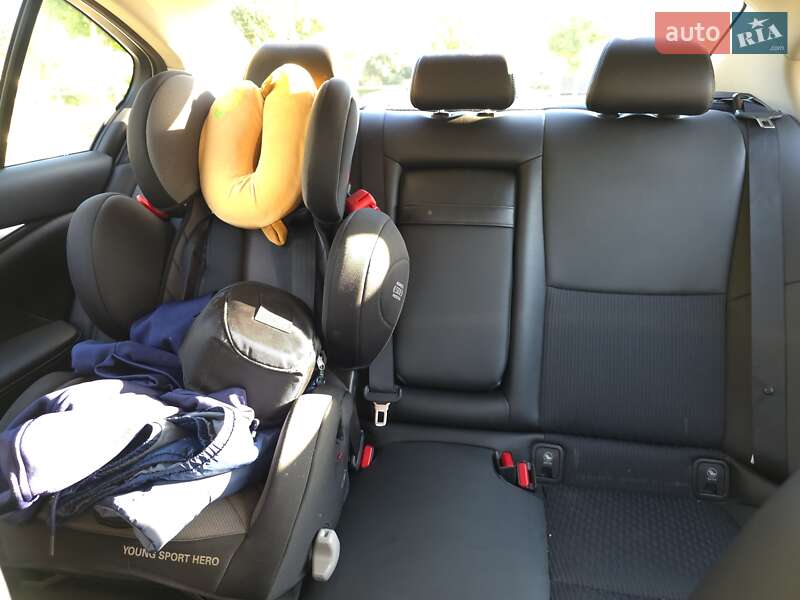 Седан Infiniti Q50 2018 в Буче